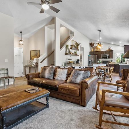 Southwestern Style 4 Bedroom Nampa Home Sleeps 16! 외부 사진