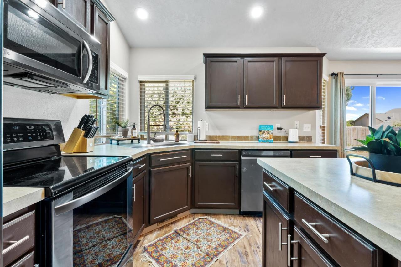 Southwestern Style 4 Bedroom Nampa Home Sleeps 16! 외부 사진