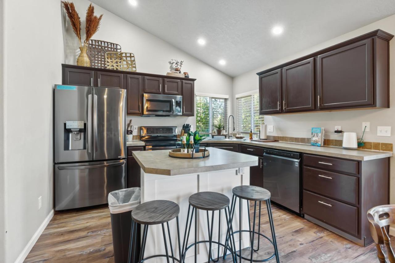 Southwestern Style 4 Bedroom Nampa Home Sleeps 16! 외부 사진