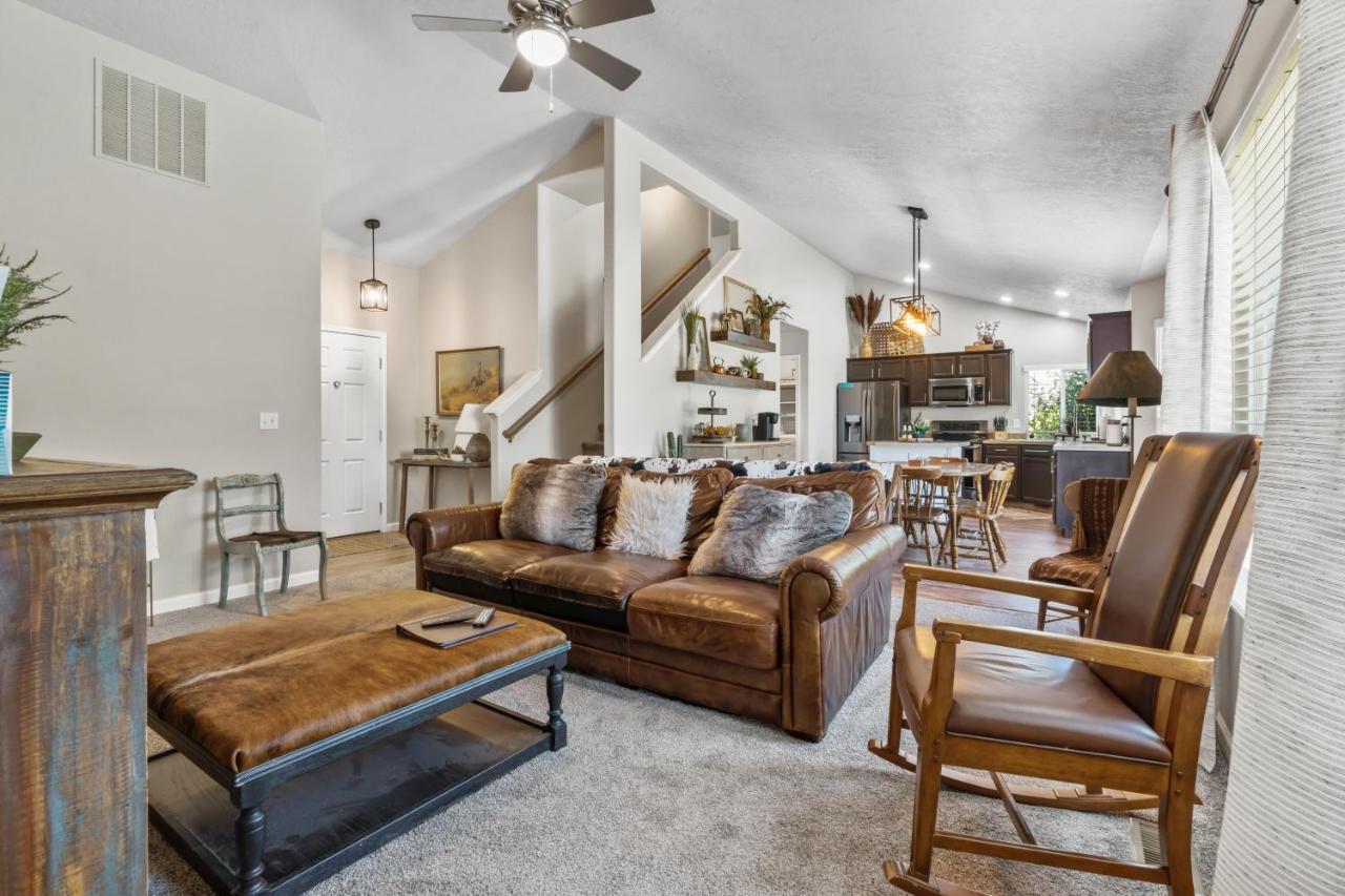 Southwestern Style 4 Bedroom Nampa Home Sleeps 16! 외부 사진