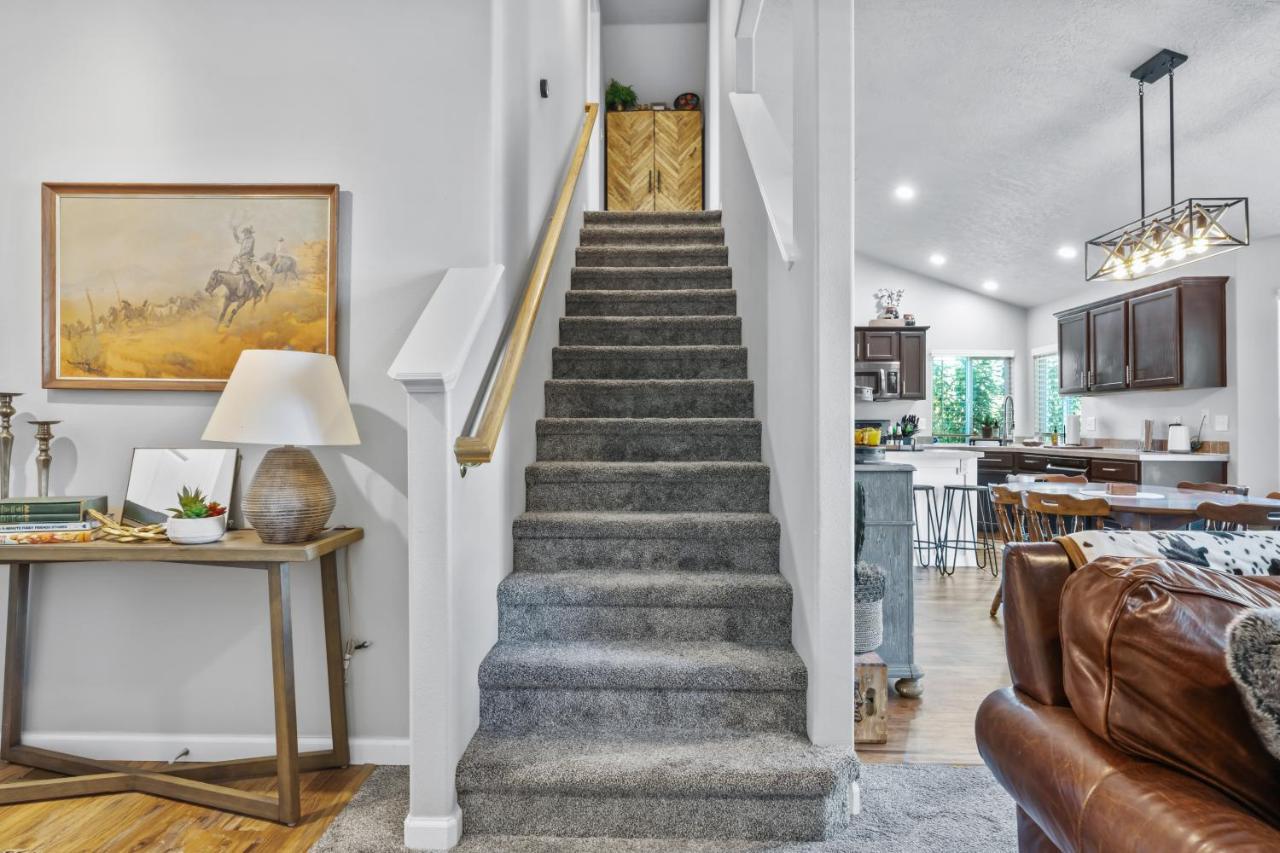 Southwestern Style 4 Bedroom Nampa Home Sleeps 16! 외부 사진